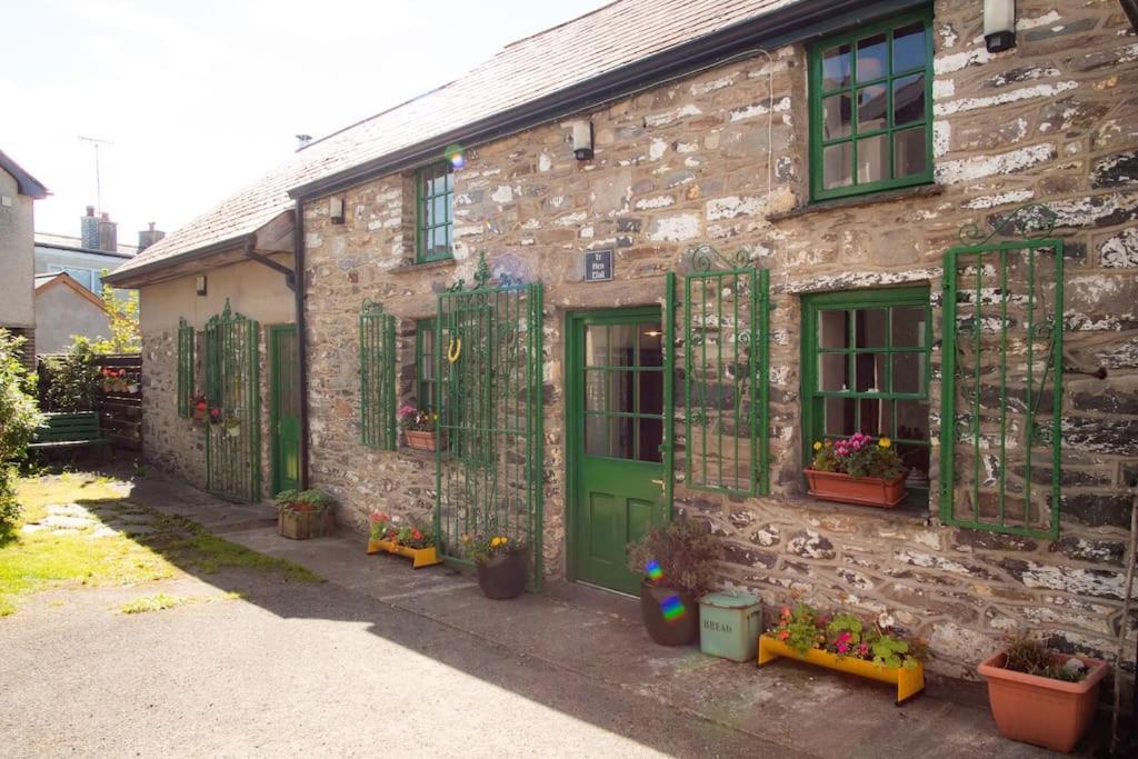 Yr Hen Efail - Old Smithy Villa Tregaron Exterior foto